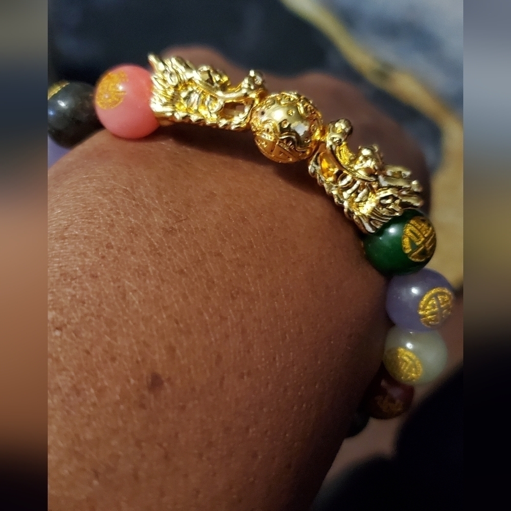 Multi Colored Jade Stretch Bracelet With Chinese Elements & Dragons YG plated - Picture 7 of 7